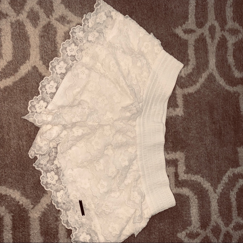 Abercrombie & Fitch white lace shorts